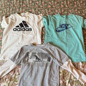 Boys Tahirt Lot of 3 size Medium